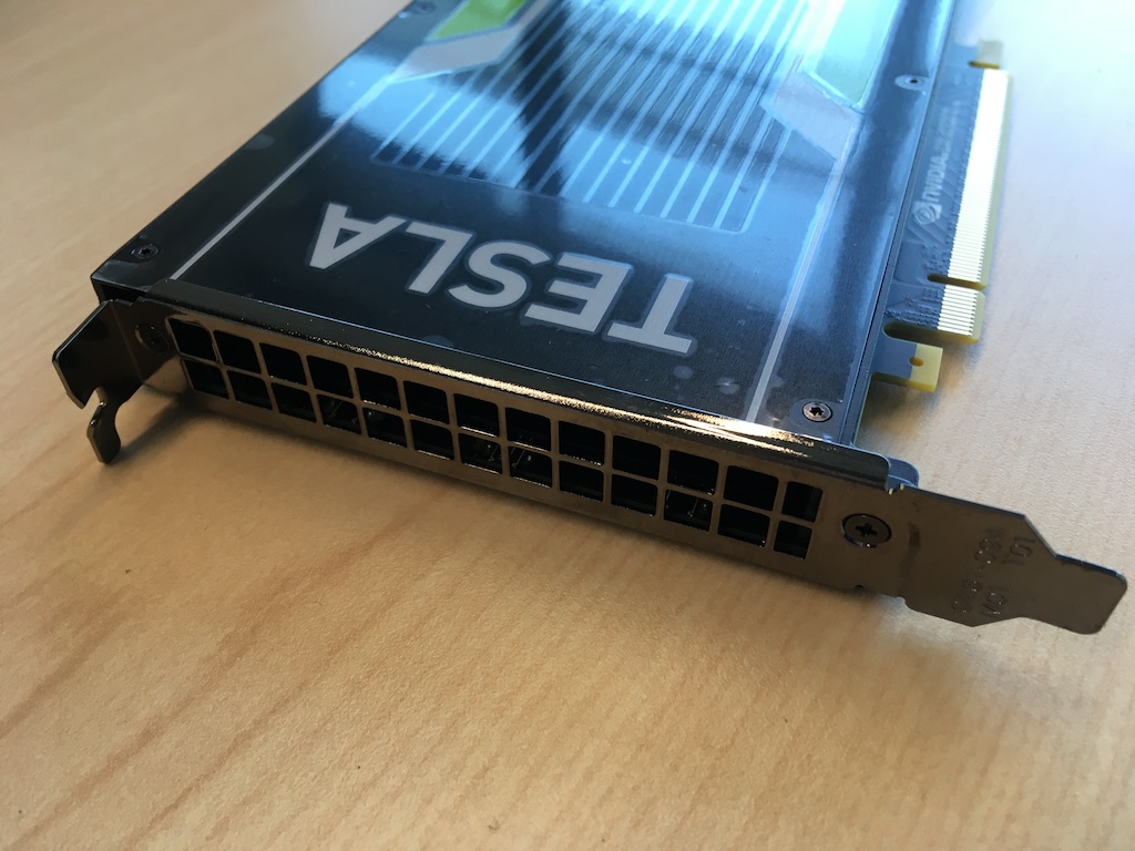 ../../../_images/tesla_p10_back.jpg